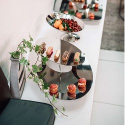 Ovalie display in 18/10 stainless steel